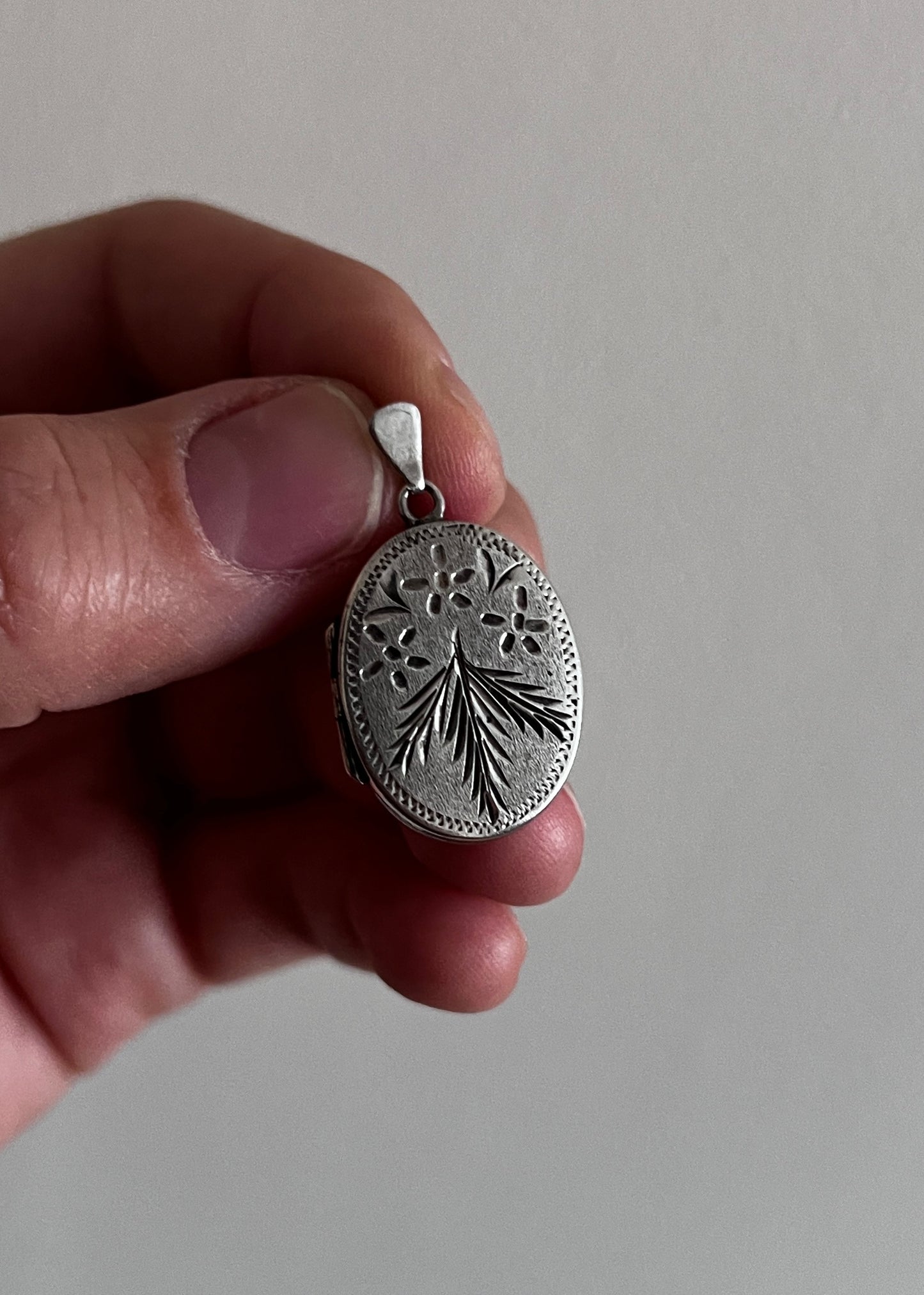 Sekretnik Medalion Otwierany Wildflowers & Whispers Srebro